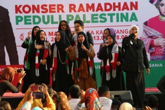 Konser Ramadhan Peduli Palestina di Mall Karawang Central Plaza, Karawang Jawa Barat, Sabtu (20/6).  (KNRPMedia)