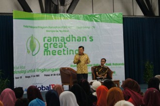 Wapres Jusuf Kalla ketika tampil sebagai pembicara dalam program Ramadhan Masjid Salman ITB tahun 2013). (Retno/Salman ITB)