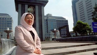 Mantan Deputi BI Bidang Pengawasan, Siti Fadjriah meninggal dunia pada Selasa (16/6/15).  (tempo.co)