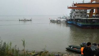 Kapal tenggelam telah terjadi beberapa kali di Sungai Yangtze (bbc.co.uk)