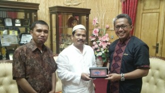 Tim PKPU saat berkunjung ke kantor Walikota Langsa, Usman Abdullah. .‎(sasa/kis/pkpu)