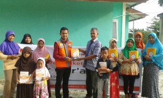 Penyaluran paket Syiar Quran oleh RZ ke daerah-daerah pelosok di Nusantara.  (Rena/rz)