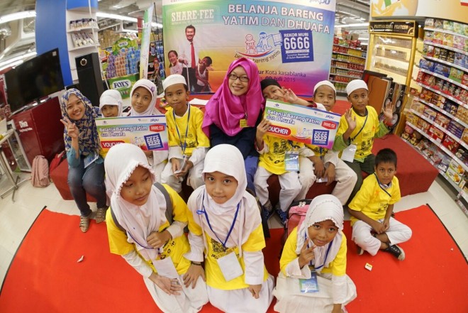 6.666 anak mengikuti program Belanja Bareng Yatim PKPU serentak di Carrefour seluruh Indonesia. (kis/pkpu)