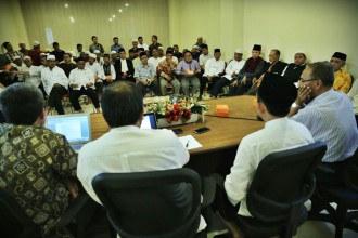 Sejumlah tokoh Sulawesi Selatan menggelar pertemuan pasca tragedi Tolikara, Rabu (22/7/15).  (almunawiy)