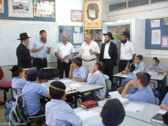 Suasana di sekolah Israel. (s.alriyadh.com)