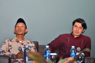 Artis Irwansyah dan Syaiful Anwar, Dai yang sukses mengembangkan BMT beromzet 3 Milyar. (BMH)