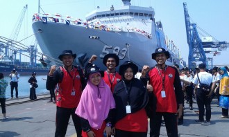 Relawan RZ yang tergabung dalam tim ekspedisi Bhakti Kesra Nusantara Sail Tomini 2015.  (Rena/rz)
