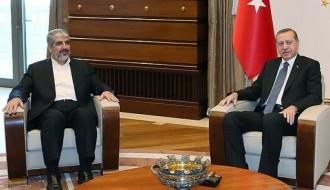 Presiden Turki, Erdogan dan Ketua Biro Politik Hamas, Khaled Meshaal di Ankara. (alresalah.ps)
