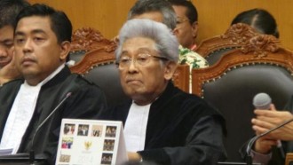 Dalam kondisi sakit, Adnan Buyung Nasution masih sempat menuliskan pesan kepada pejuang Hukum di LBH. (tribunnews.com)