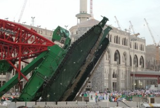 Crane yang roboh di Masjidil Haram. (anadolu)