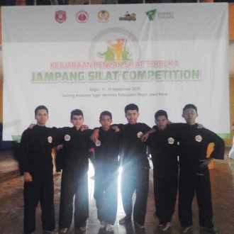 Siswa-siswa SMART Ekselensia Indonesia memborong medali emas dalam ajang Jampang Silat Competition 2015. (WAD)