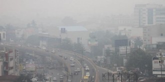 Kabut asap menyelimuti kota Pekanbaru, Riau dan menyebabkan 25.000 warga menderita ISPA.  (kopas.com)