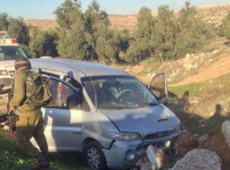 Mobil penjajah Israel yang menjadi target penyerangan. (alresalah.ps)