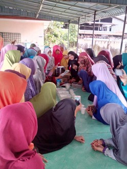 FOKMA Perak mengadakan training pembuatan Jelly Art di area surau Silibin daerah Perak Malaysia, Ahad (13/12/15). (YY Farikha)