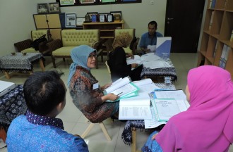 Proses visitasi akreditasi SD Azhari Islamic School Lebak Bulus yang dilakukan oleh Badan Akreditasi Sekolah/Madrasah Provinsi DKI Jakarta. (M.Hadi.K/AIS)