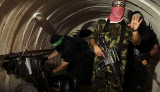 Sayap militer Hamas, Al-Qassam membuat terowongan menembus wilayah pendudukan Israel. (alresalah.ps)