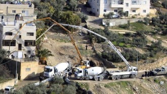 Zionis Israel merobohkan rumah warga Palestina. (felesteen.ps)