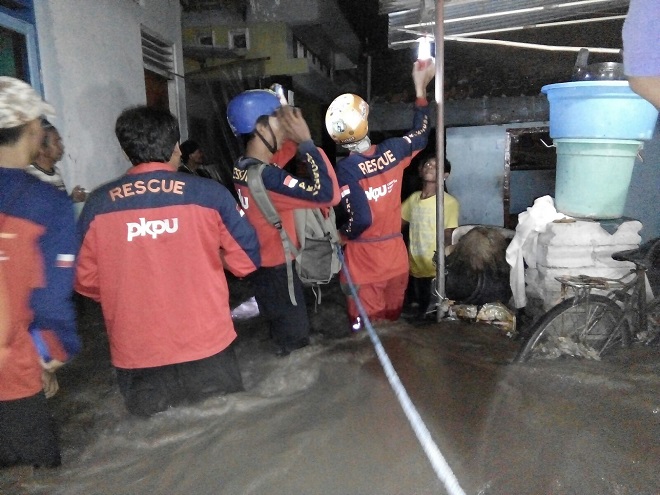 Tim Rescue PKPU pada banjir Yogyakarta (istimewa)