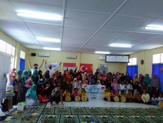 Orphan Soliadarity Days di pondok Yatim Dormitory Turkey desa Cot Suruy Aceh Besar, Kamis (14/4/2016). (Azwar/Putri/PKPU)‎