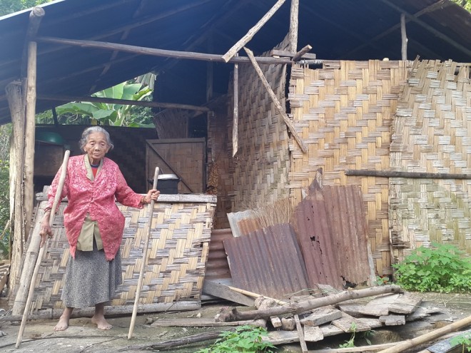 Nek Waginem dan Tempat Tinggalnya di Desa Damak Maliho, Kecamatan Bangun Purba, Kabupaten Deli serdang, Sumatera Utara. 