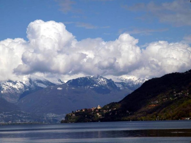 Gambar 7. Gunung sebagai pasak bumi (lagomaggioreferien.com)