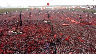 Rakyat Turki berkumpul di Istanbul beri dukungan ke Erdogan. (Islamtoday.net)
