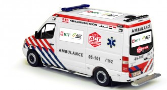 Majelis Ta’lim Telkomsel (MTT) bekerjasama dengan Aksi Cepat Tanggap (ACT) dan Bulan Sabit Merah Turki menyalurkan Ambulance bagi pengungsi Suriah.  (Fitri/Aat)