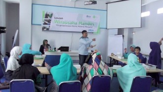 Sekolah Wirausaha Mandiri Bertempat di Gedung Graha PKPU Balikpapan, Jl Soekarno Hatta Km 2, Selasa (30/8/2016).  (Uus/Putri/PKPU)