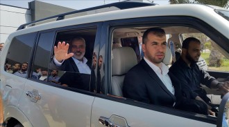 Mantan PM.Palestina Ismail Haneya lintasi penyeberangan Rafah menuju Arab Saudi. (aa.tr)