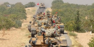 Tank militer Turki bebaskan wilayah utara Suriah yang dikuasai ISIS. (fernas.net)