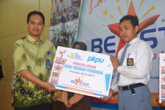 PKPU Balikpapan menggelar Launching Beasiswa Akselerasi Pintar (BE A Star) Periode 2016-2017, Sabtu (15/10/2016). (Rohim/Putri/PKPU)