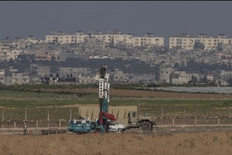 Pembangunan tembok pemisah di Jalur Gaza. (islammemo.cc)
