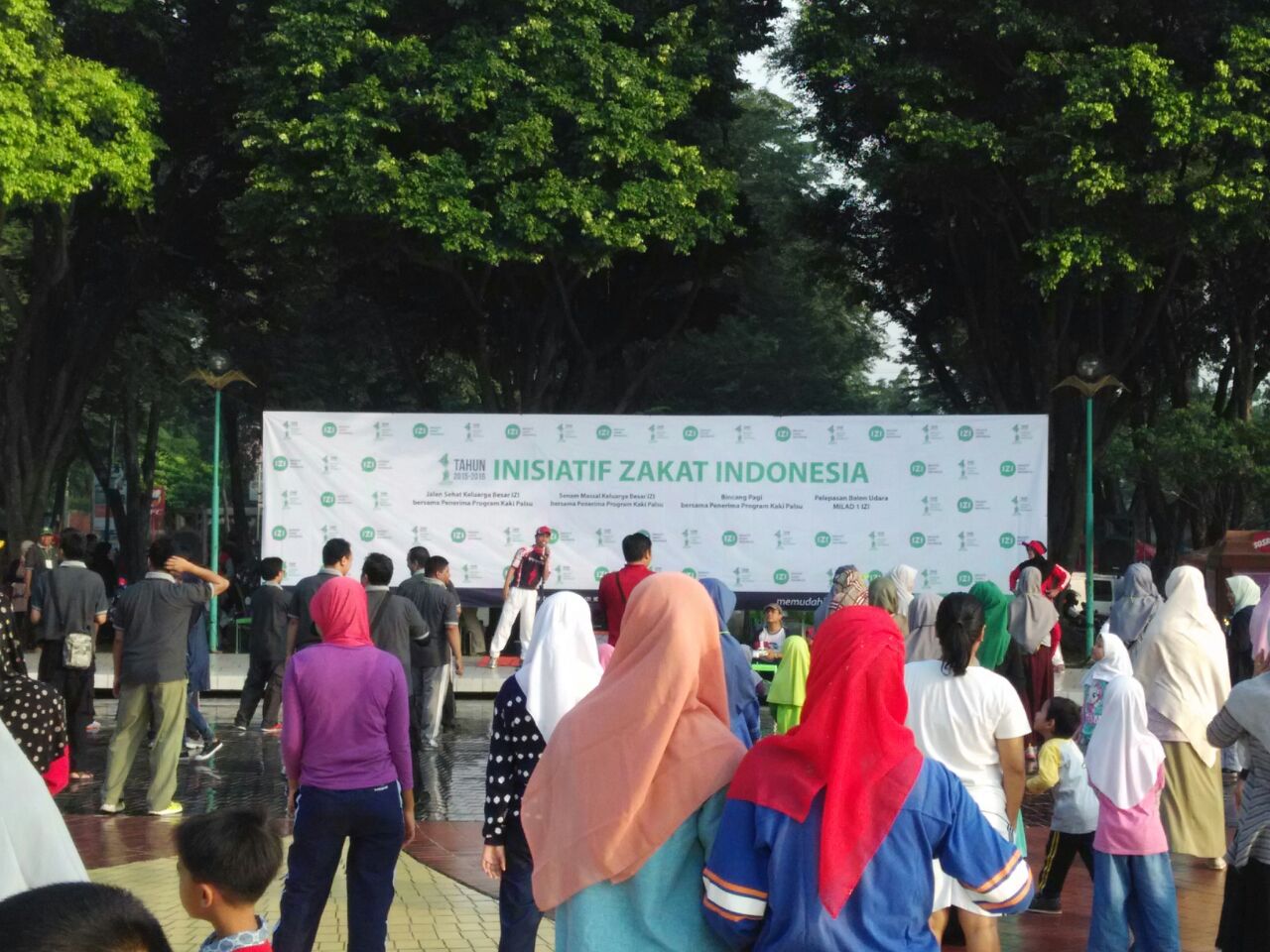 Gerak Jalan Sehat IZI di TMII, Jakarta
