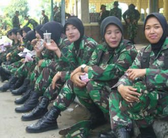 Ilustrasi - Pasukan wanita TNI berjilbab (forumsatelit)